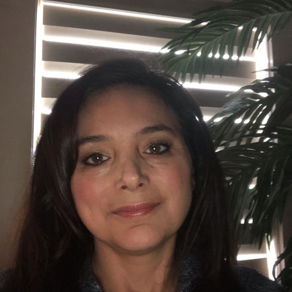 Meet your Posher, Sandy - Picture 1 of 1